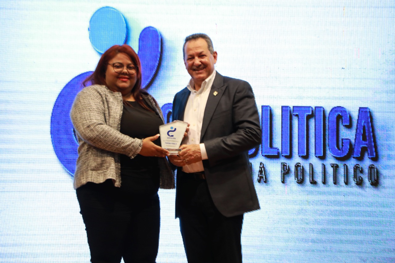 Director de Promipyme recibe reconocimiento